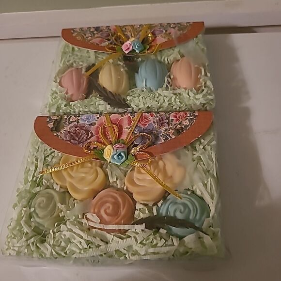 Set of Two Floral Soap Sets - Picture 1 of 5